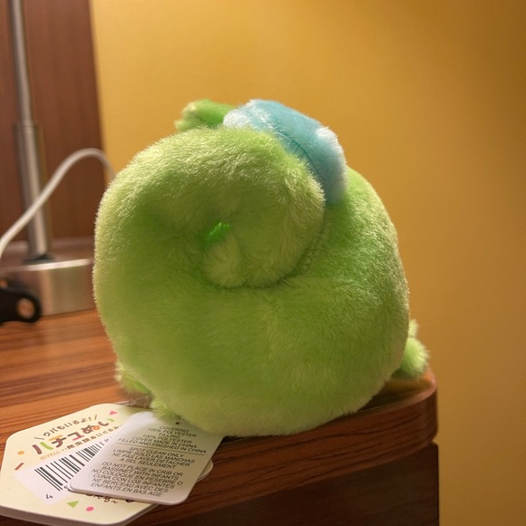 Chameleon Plush - Picture 5 of 5